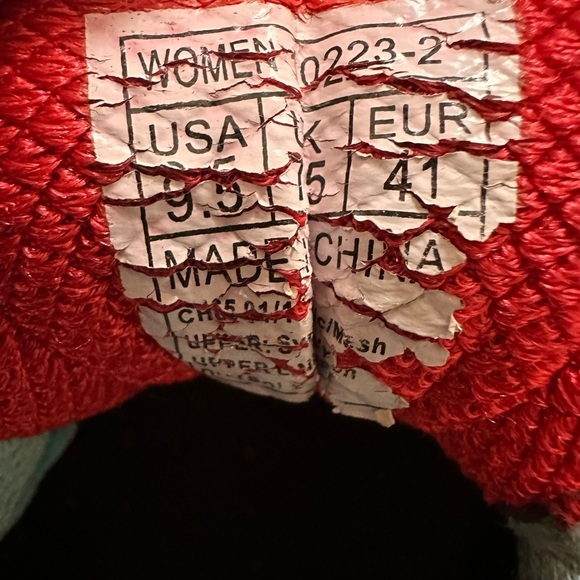 Saucony Triumph 11 Athletic Running Shoes - Picture 8 of 8